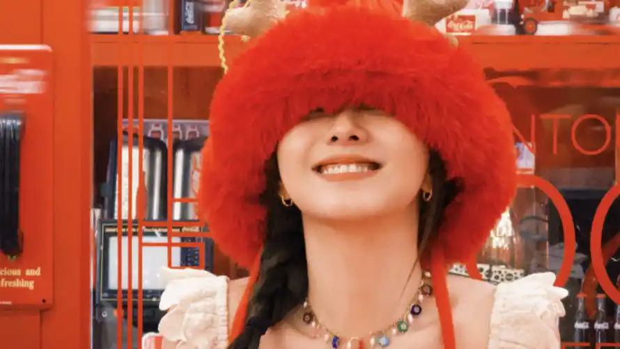 2k时尚壁纸-女明星 - 红帽-可爱女生免费下载「哲风壁纸」