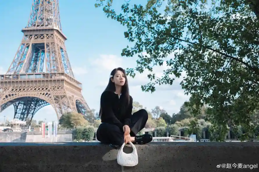 4k唯美壁纸 - 壁纸 - 静坐 - 赵今麦「哲风壁纸」