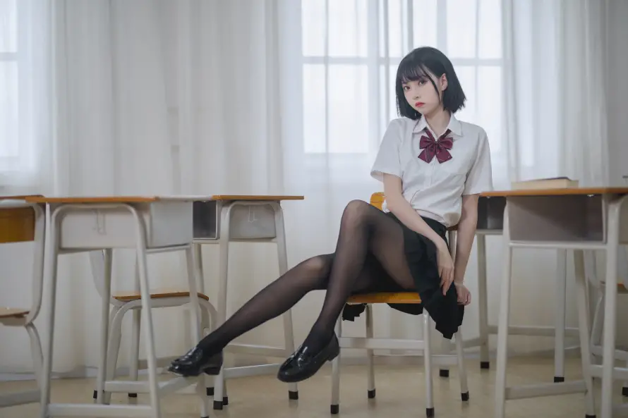 4k写真壁纸 - 制服 - 套图 - 美女「哲风壁纸」