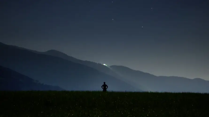 4k人物壁纸 - 孤影 - 旷野 - 星空「哲风壁纸」