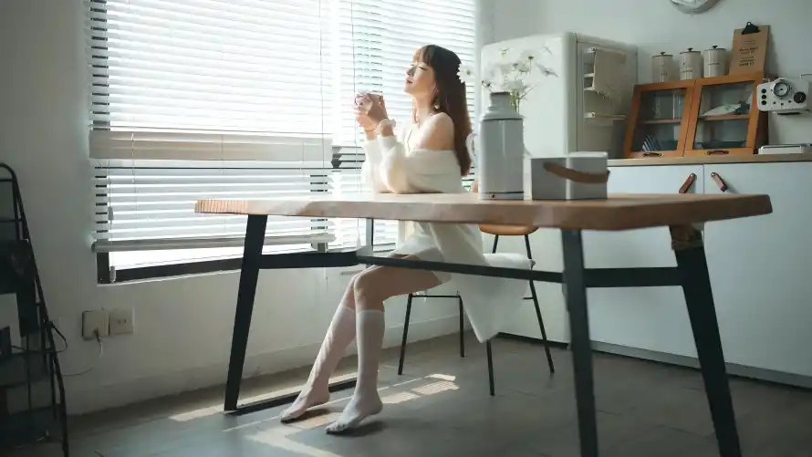 4k佳人壁纸 - 窗边 - 美女 - 小清新「哲风壁纸」