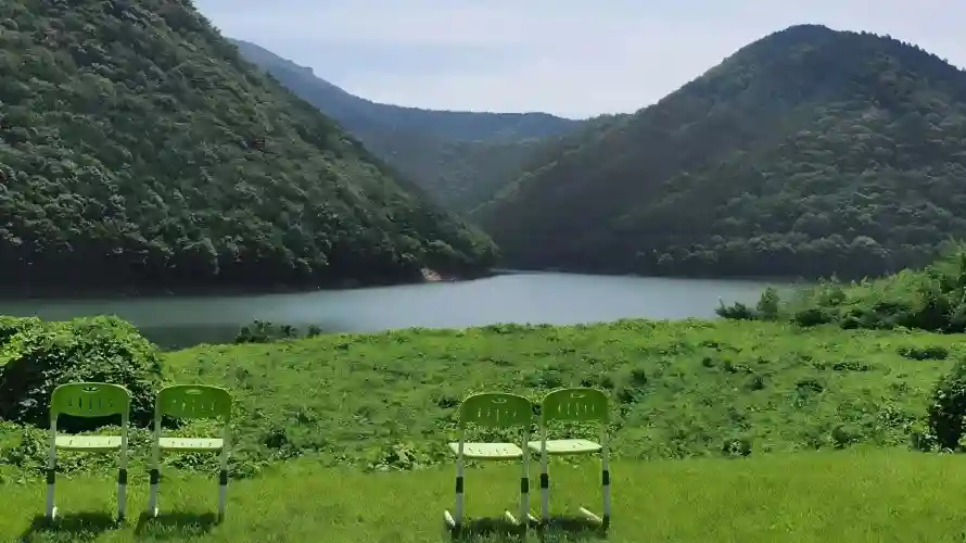 4k山水壁纸 - 座椅 - 户外 - 湖畔「哲风壁纸」 4k山水壁纸 - 座椅 - 户外 - 湖畔「哲风壁纸」