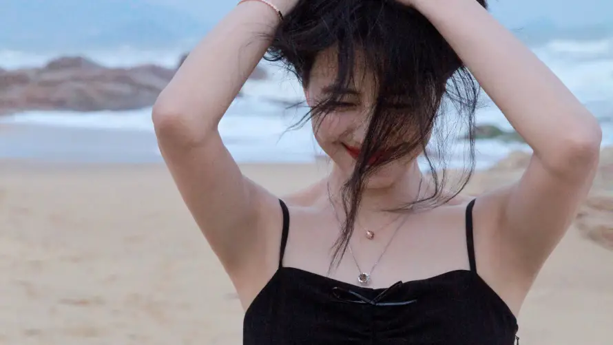 4k海滩壁纸 - 女明星 - 高圆圆 - 吊带造型「哲风壁纸」
