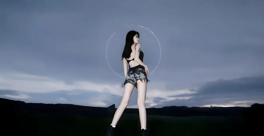4k户外壁纸 - 时尚 - 旷野 - 美女「哲风壁纸」