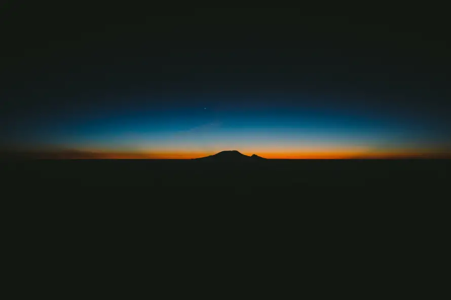 4k夕阳壁纸 - 夜空 - 山峦 - 天际线「哲风壁纸」 4k夕阳壁纸 - 夜空 - 山峦 - 天际线「哲风壁纸」