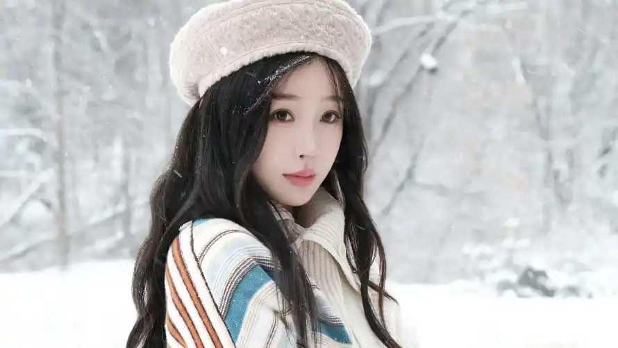 4k时尚壁纸 - 雪地 - 女明星 - 虞书欣「哲风壁纸」