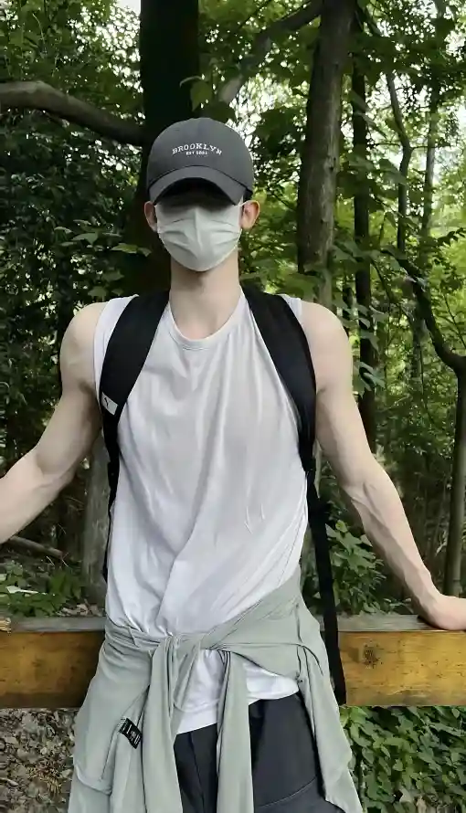 4k休闲壁纸 - 奶狗 - 户外 - 男生「哲风壁纸」
