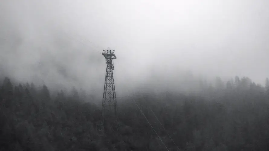 4k景致壁纸 - 塔 - 森林 - 雾景「哲风壁纸」