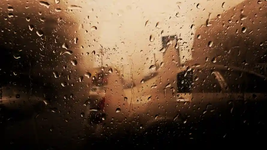 4k下雨壁纸 - 雨 - 城市 - 朦胧「哲风壁纸」