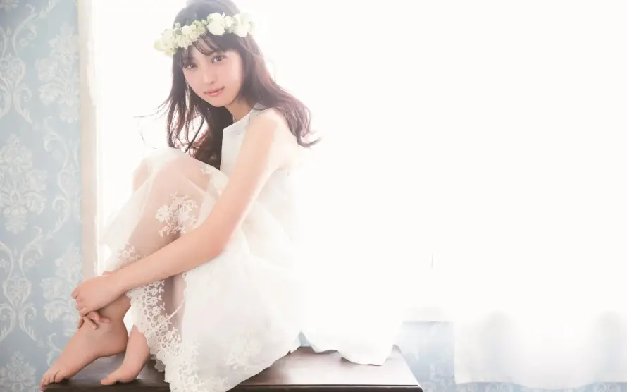 4k清纯壁纸 - 美女 - 室内写真 - 少女花环「哲风壁纸」