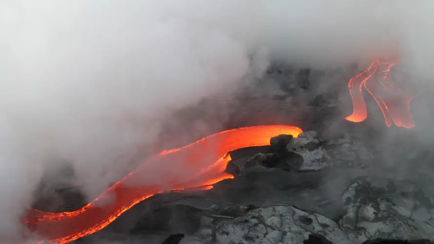 4k岩浆壁纸-地质奇观 - 火山-岩浆流动壁纸推荐「哲风壁纸」