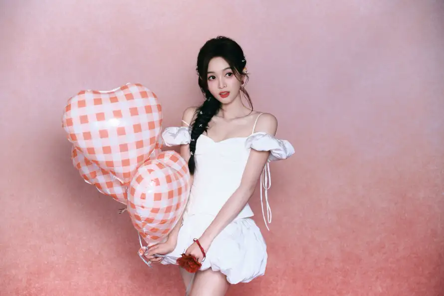 4k吴宣仪壁纸 - 女明星 - 格子气球 - 清新美照「哲风壁纸」 4k吴宣仪壁纸 - 女明星 - 格子气球 - 清新美照「哲风壁纸」