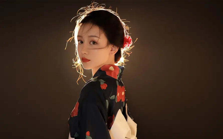 4k美女壁纸 - 艺术 - 光影写真 - 复古穿搭「哲风壁纸」 4k美女壁纸 - 艺术 - 光影写真 - 复古穿搭「哲风壁纸」