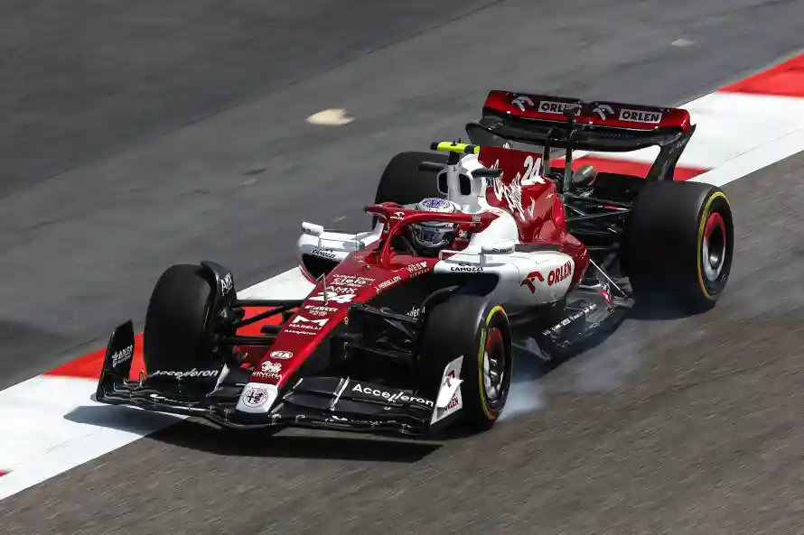 4kF1壁纸 - 周冠宇 - F1赛车 - 体育竞技「哲风壁纸」 4kF1壁纸 - 周冠宇 - F1赛车 - 体育竞技「哲风壁纸」