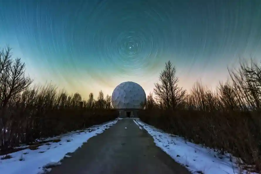 4k冬季壁纸 - 星空 - 星迹 - 雪地「哲风壁纸」