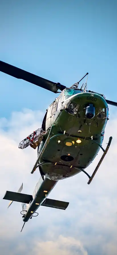 4k休伊壁纸 - UH1 - 直升机 - UH-1「哲风壁纸」
