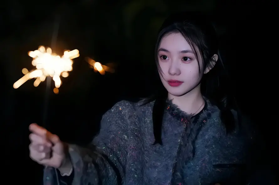 4k刘浩存壁纸 - 花火烟花 - 仙女棒写真 - 夜晚氛围感「哲风壁纸」
