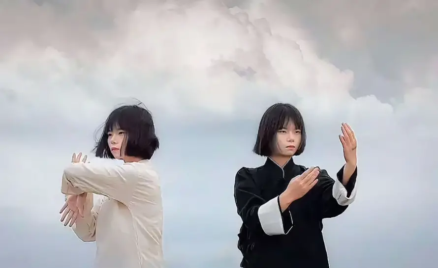 4k云层背景壁纸 - 云海对练 - 双人武术 - 太极双生「哲风壁纸」 4k云层背景壁纸 - 云海对练 - 双人武术 - 太极双生「哲风壁纸」