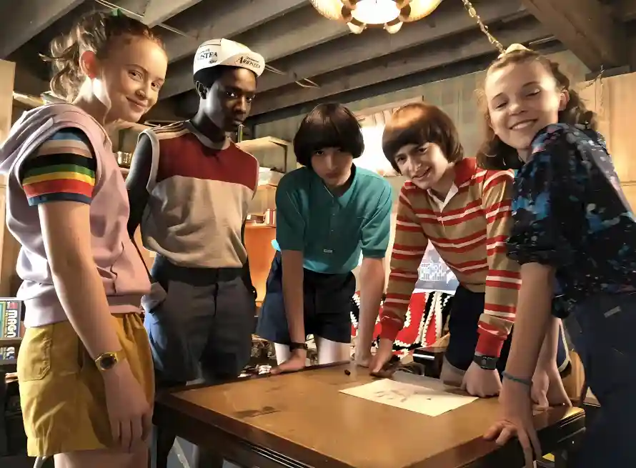 4k美剧壁纸 - 复古氛围 - 奇怪物语 - 室内场景「哲风壁纸」 4k美剧壁纸 - 复古氛围 - 奇怪物语 - 室内场景「哲风壁纸」