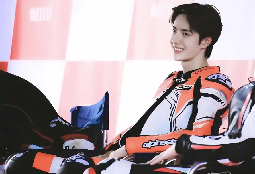 4k帅哥壁纸 - 帅气 - 明星 - 笑容「哲风壁纸」