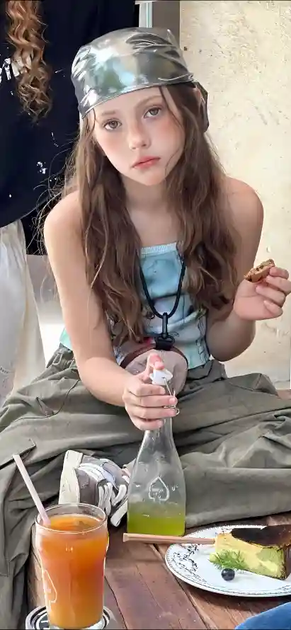 4k休闲壁纸 - 板凳 - 欧美 - 绿裤「哲风壁纸」