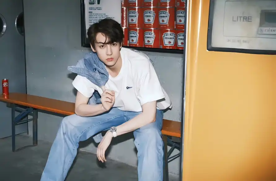 4k室内壁纸 - 长椅 - 牛仔裤 - 田栩宁「哲风壁纸」 4k室内壁纸 - 长椅 - 牛仔裤 - 田栩宁「哲风壁纸」