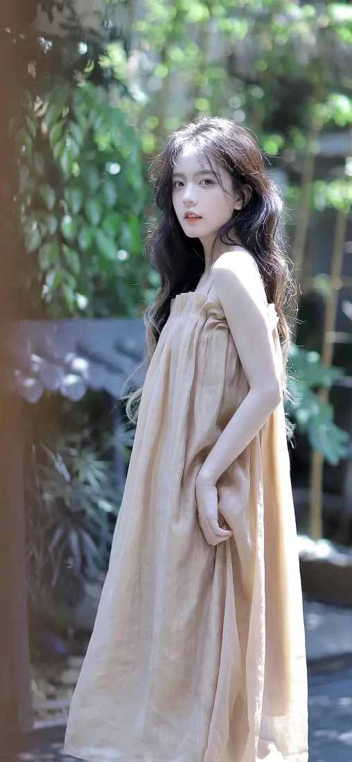美女网红手机壁纸｜洪晨曦森系长裙背景图片 - 清新风「哲风壁纸」