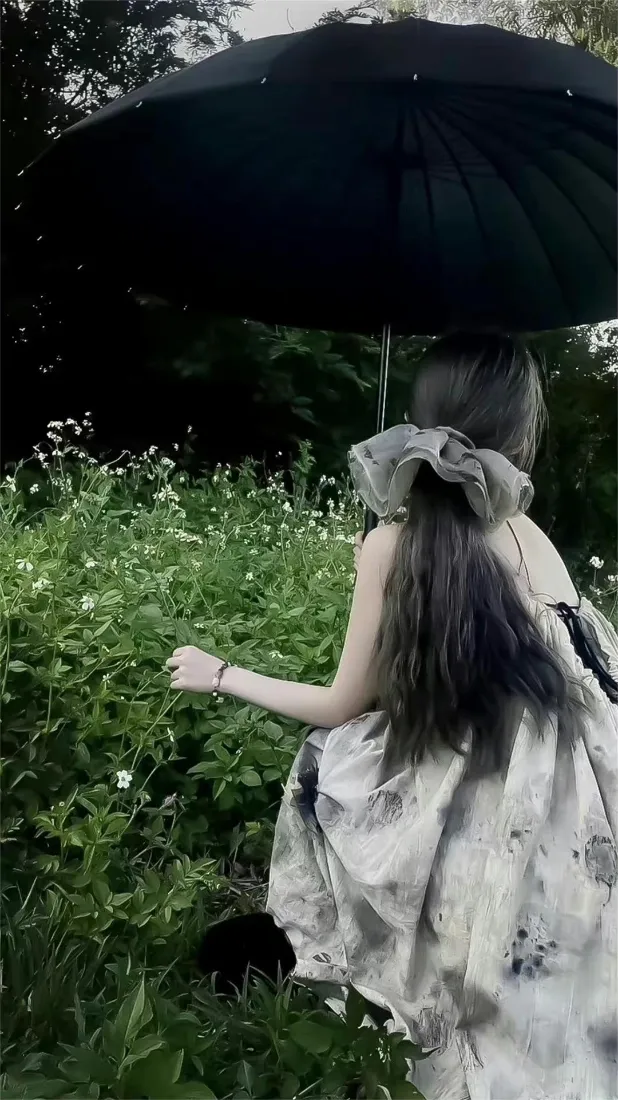 撑伞女孩手机壁纸｜绿色背景图片 - 4K「哲风壁纸」