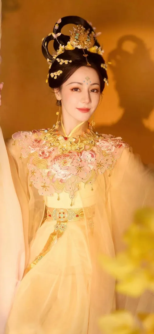古风黄裙女子手机壁纸｜古典发饰背景 - 汉服「哲风壁纸」