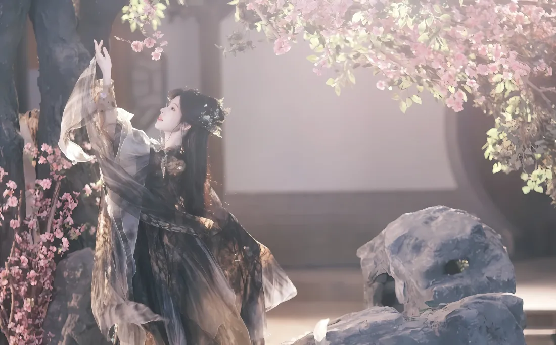 3k鞠婧祎古风壁纸｜樱花背景 - 古装美女「哲风壁纸」