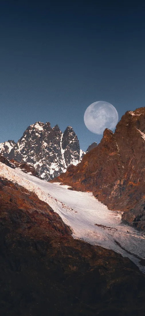 雪山月亮手机壁纸｜自然风景背景 - 冰川山峰「哲风壁纸」