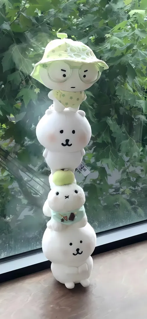 自嘲熊玩偶手机壁纸｜窗台绿植 - 可爱堆叠「哲风壁纸」