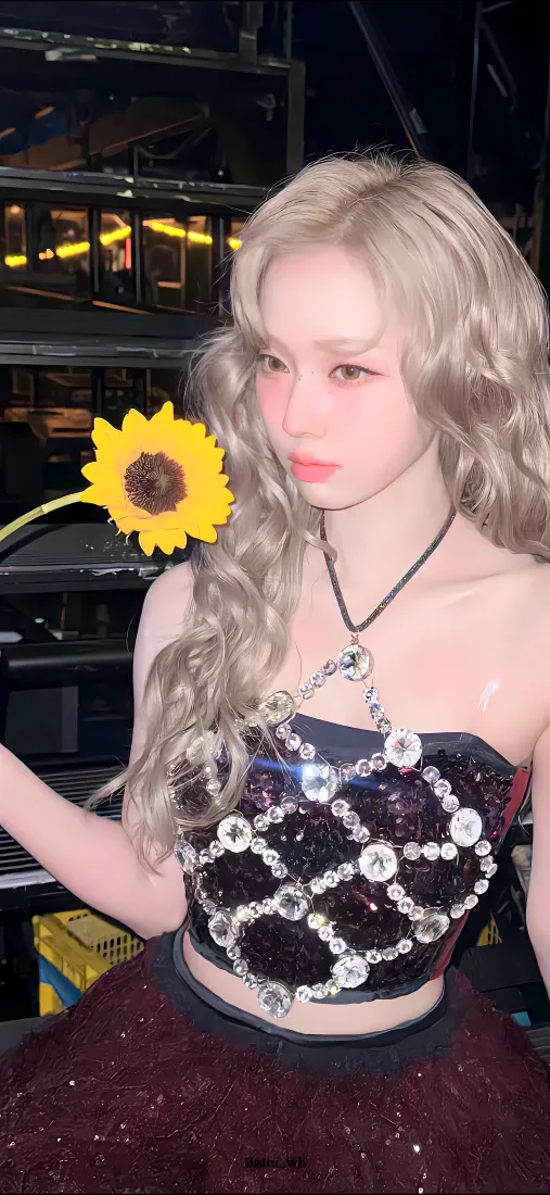 金玟庭向日葵手机壁纸｜舞台背景 - 魅力穿搭「哲风壁纸」